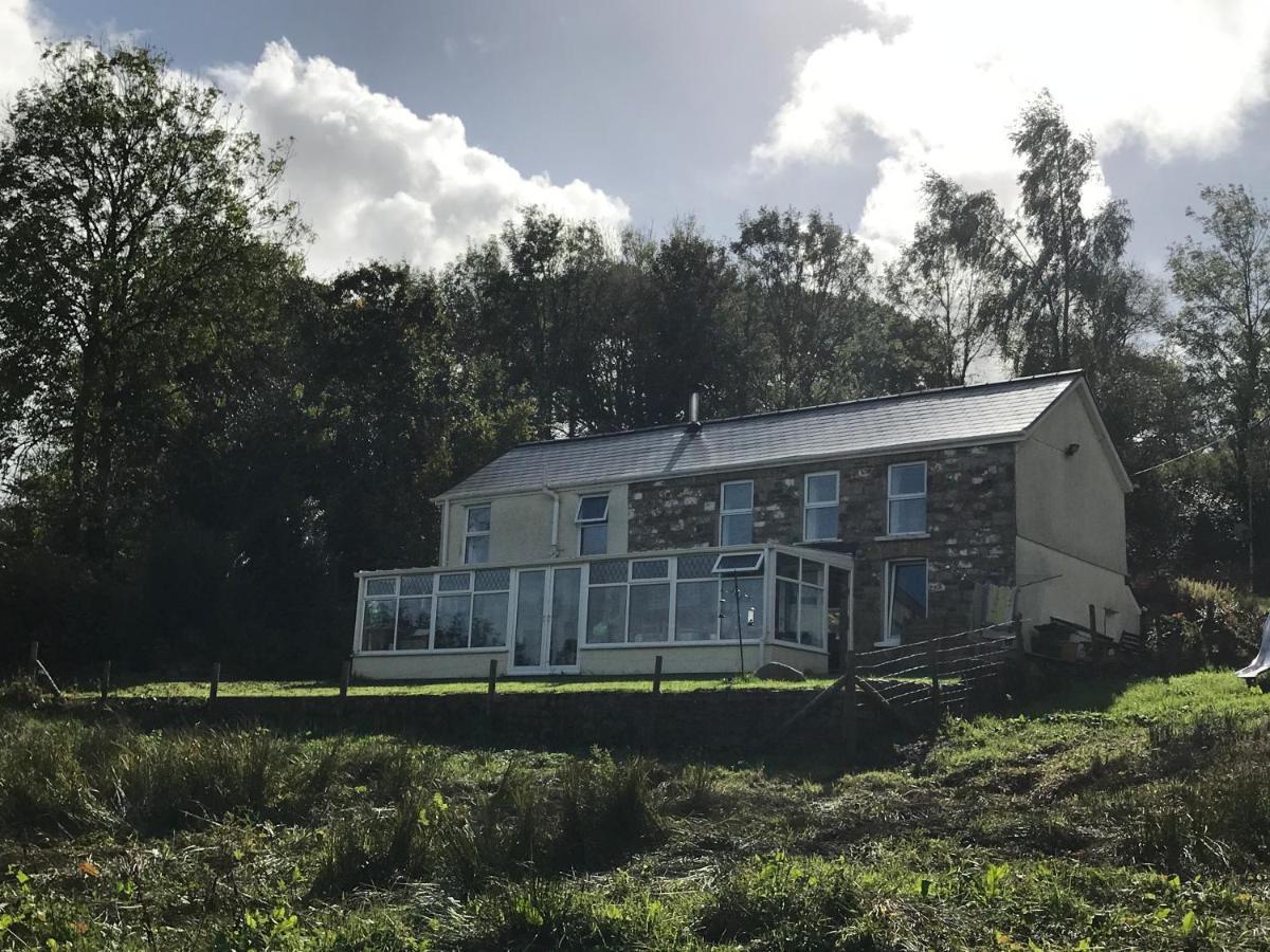 Cwtch Farm Bed & Breakfast Ystalyfera Екстер'єр фото