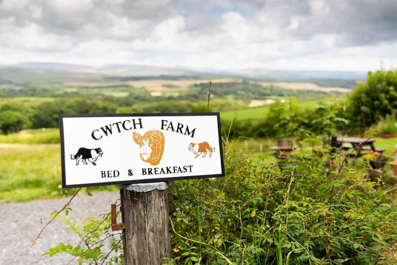 Cwtch Farm Bed & Breakfast Ystalyfera Екстер'єр фото