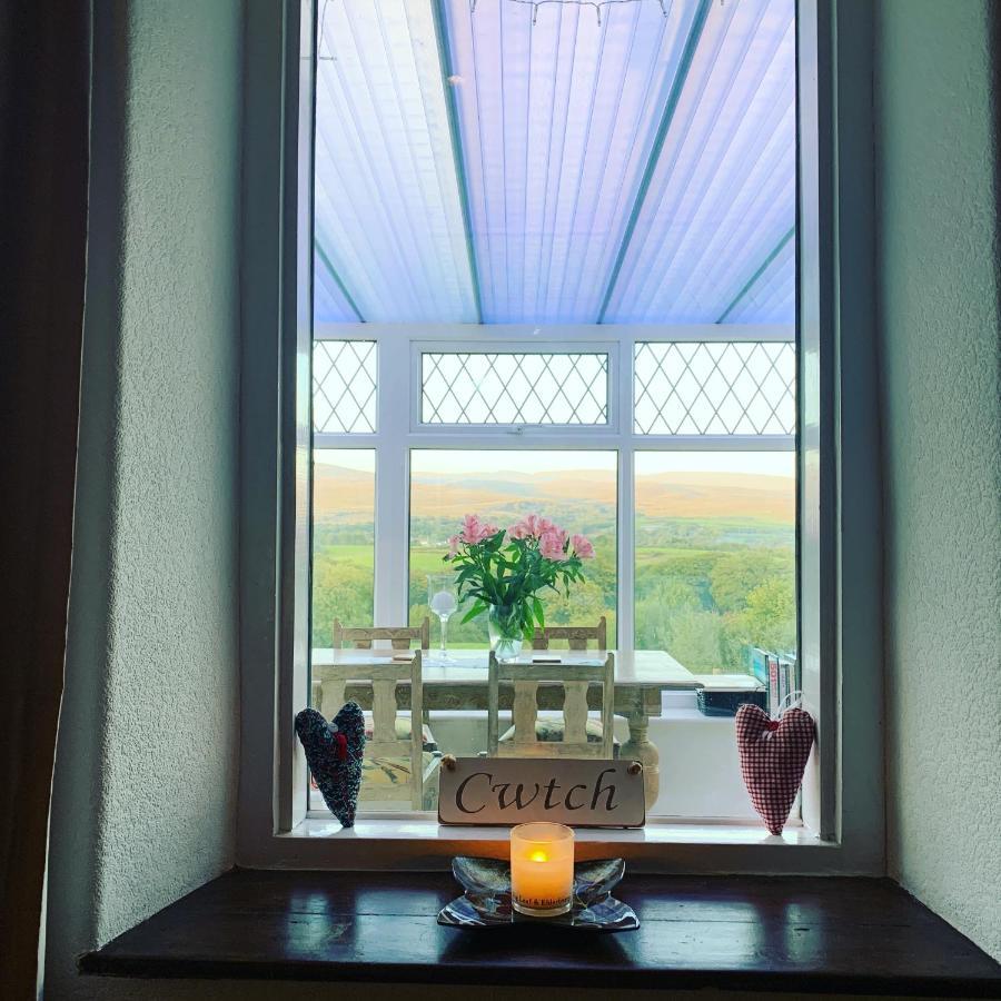 Cwtch Farm Bed & Breakfast Ystalyfera Екстер'єр фото
