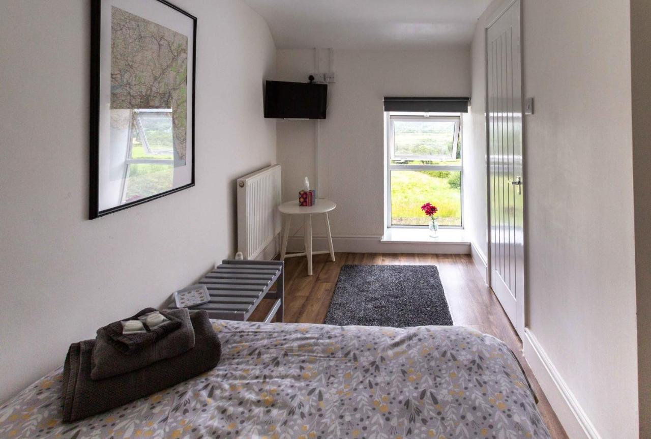 Cwtch Farm Bed & Breakfast Ystalyfera Екстер'єр фото