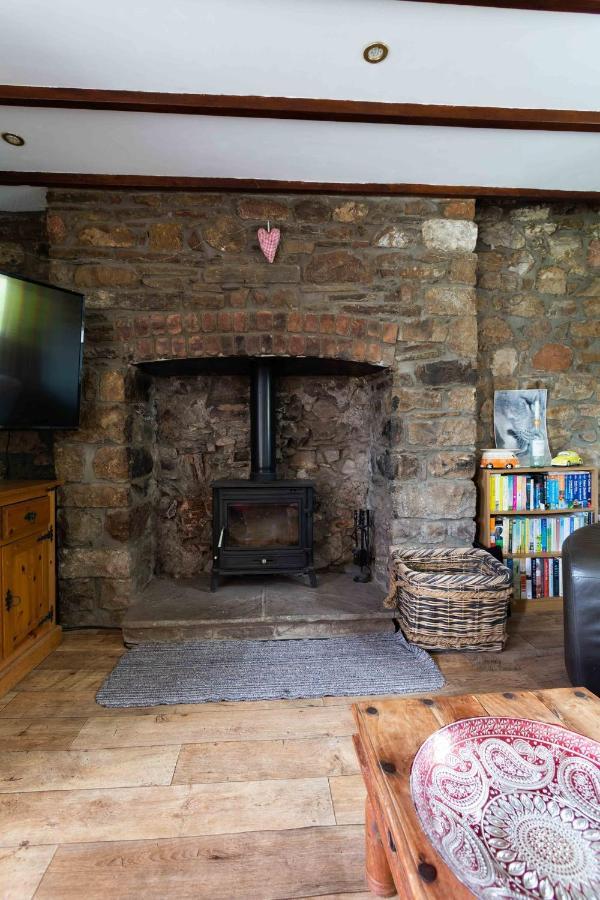 Cwtch Farm Bed & Breakfast Ystalyfera Екстер'єр фото
